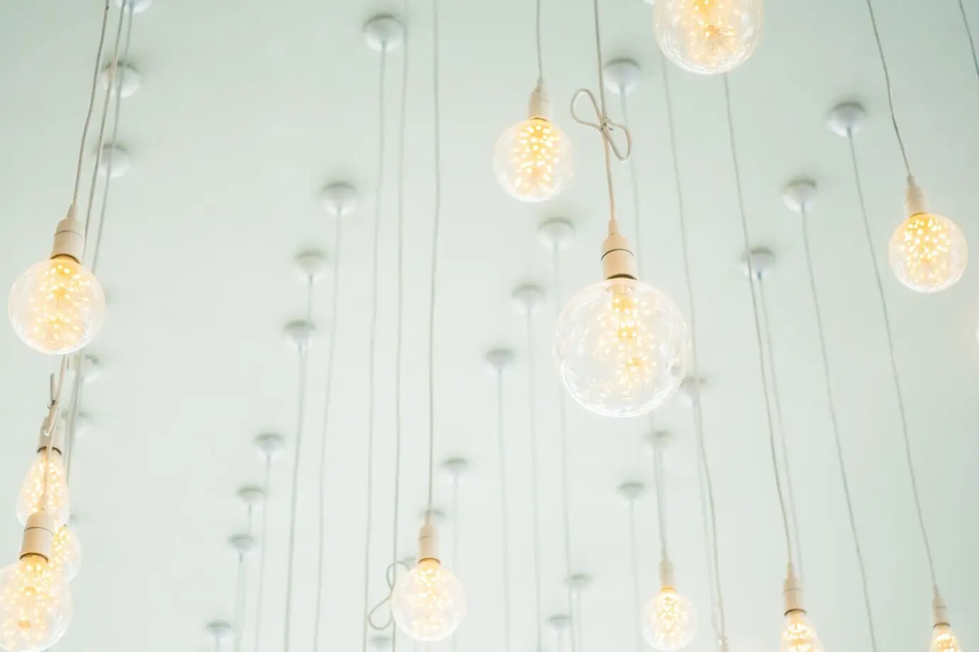 Ceiling light fixture